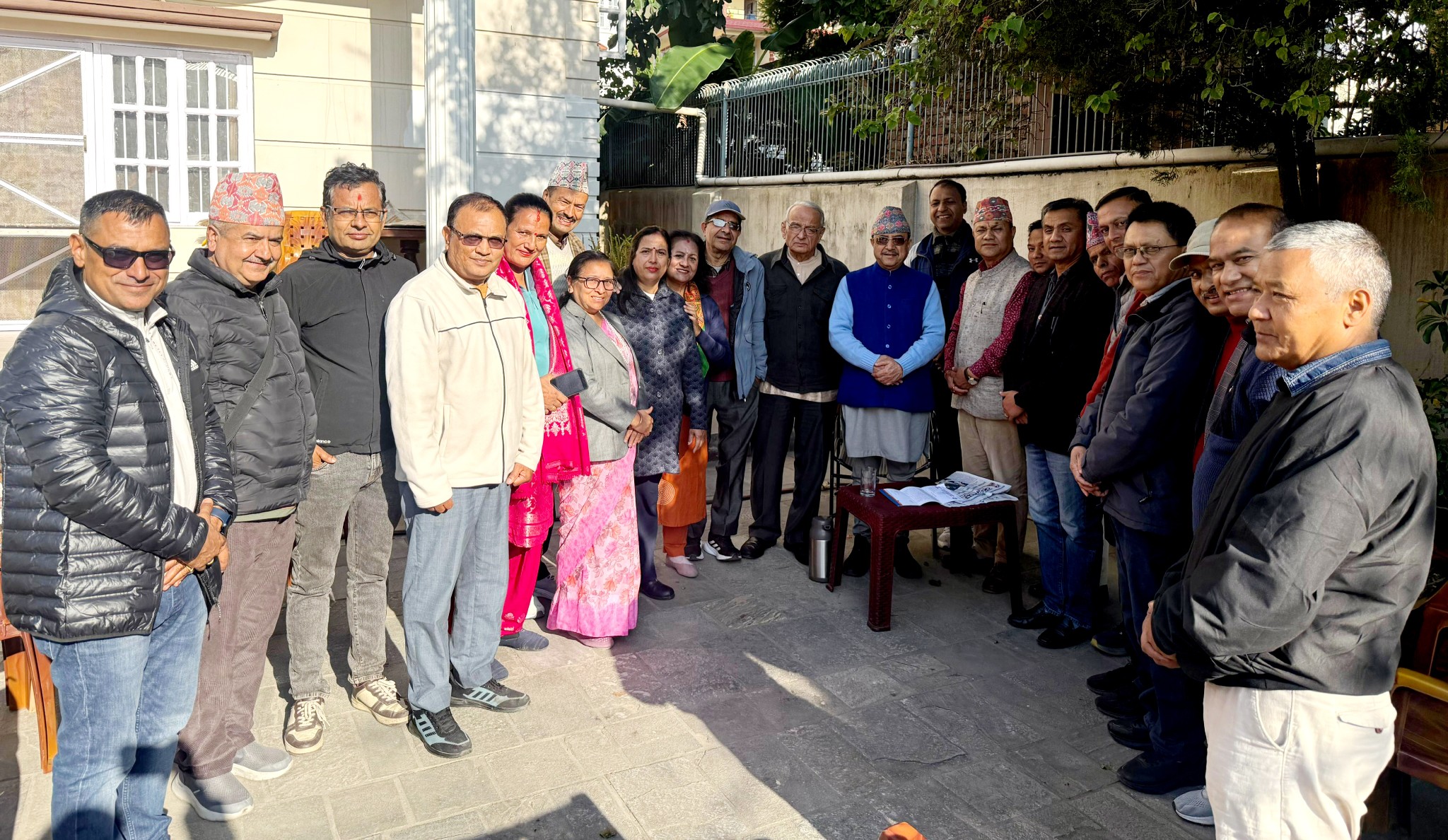 कावा सभापति खडकालाई ट्रेड युनियन काङ्ग्रेसको ज्ञापन : निर्वाचनअघि महाधिवेशन गरौं